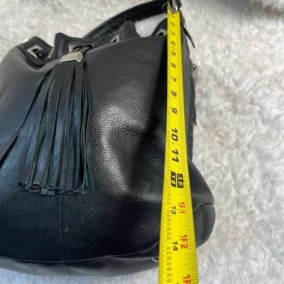 B Makowsky black leather bucket drawing string medium shoulder bag tasse… - Picture 9 of 13